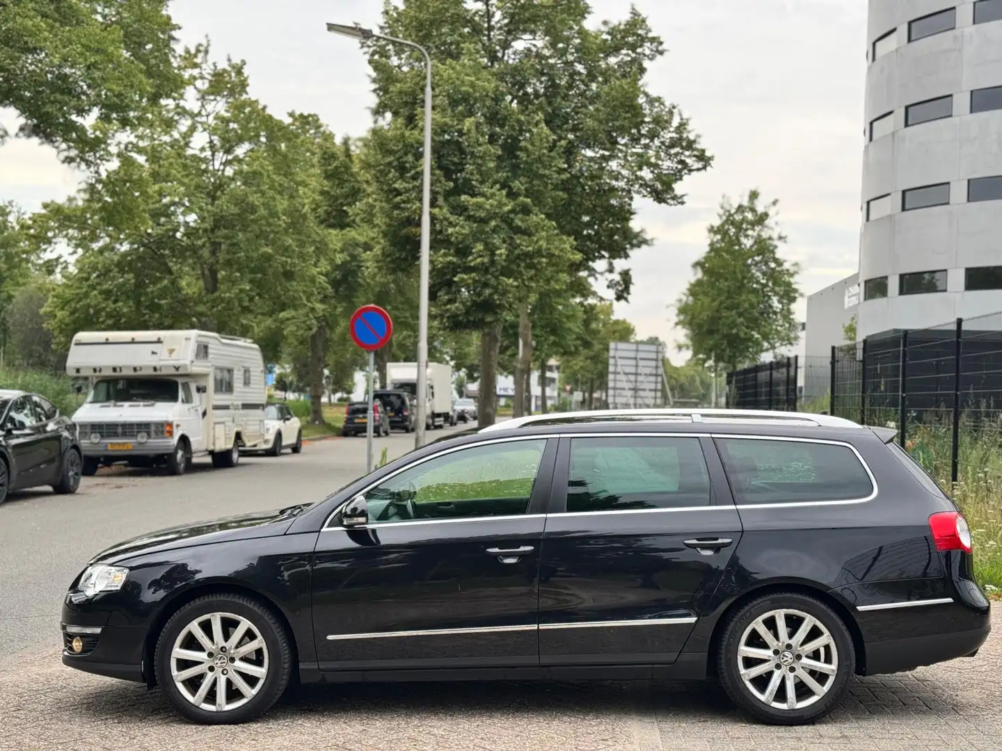 Volkswagen Passat Variant 1.4 TSI Highline BlueMotion Negru - 2