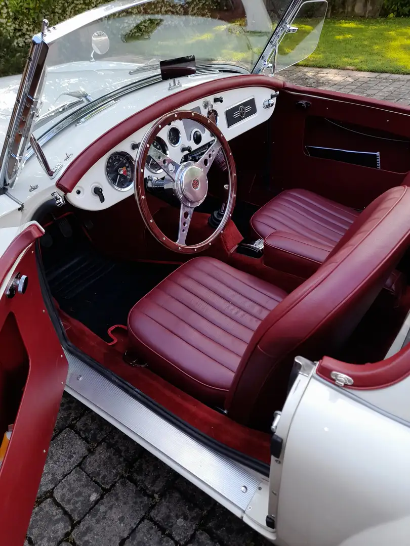 MG MGA - 1