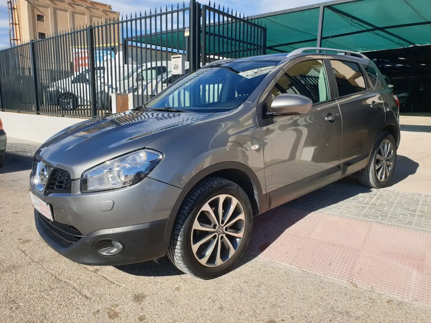 Nissan Qashqai 2.0dCi Tekna Premium 4x4 17´´ Gris - 1