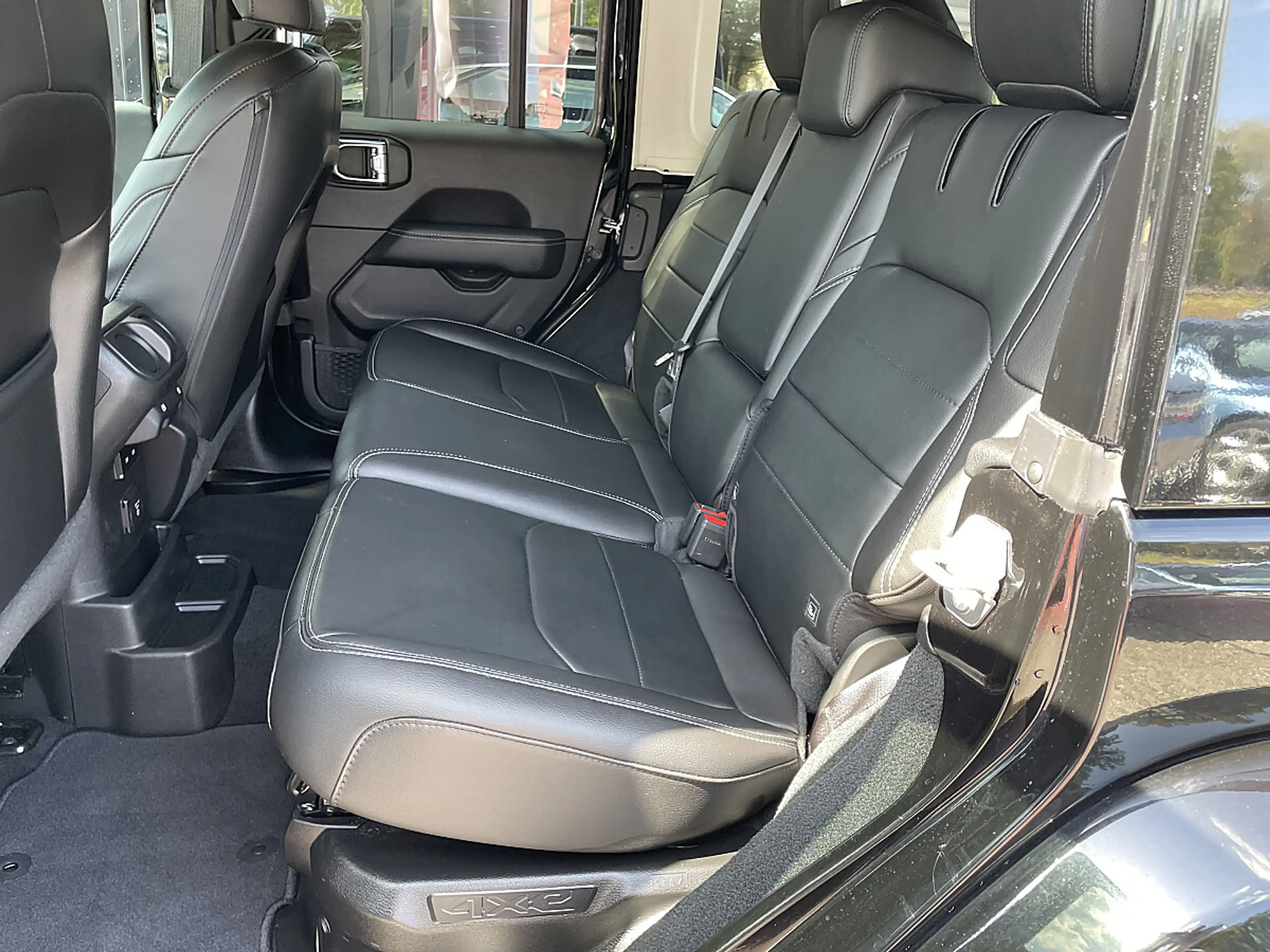 Jeep Wrangler Sahara 2.0 PHEV 380 PS AT 4xe — photo 6