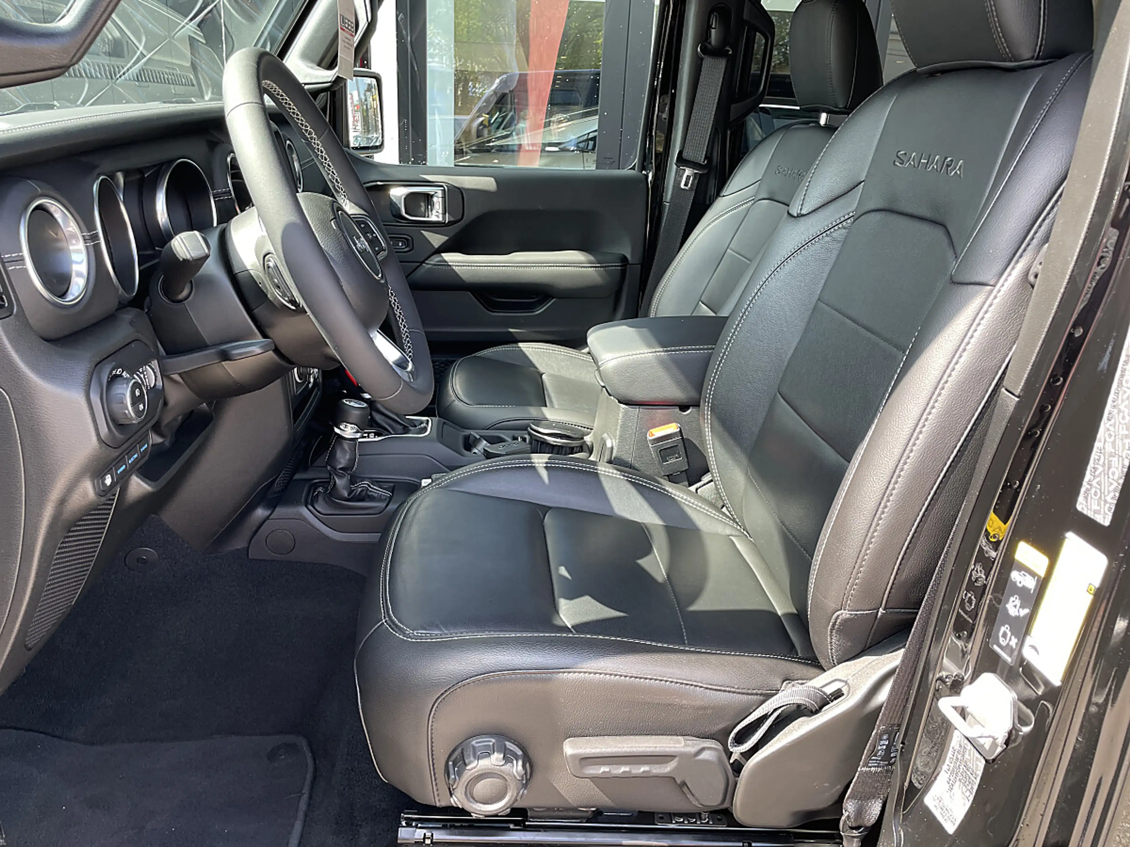 Jeep Wrangler Sahara 2.0 PHEV 380 PS AT 4xe — photo 5