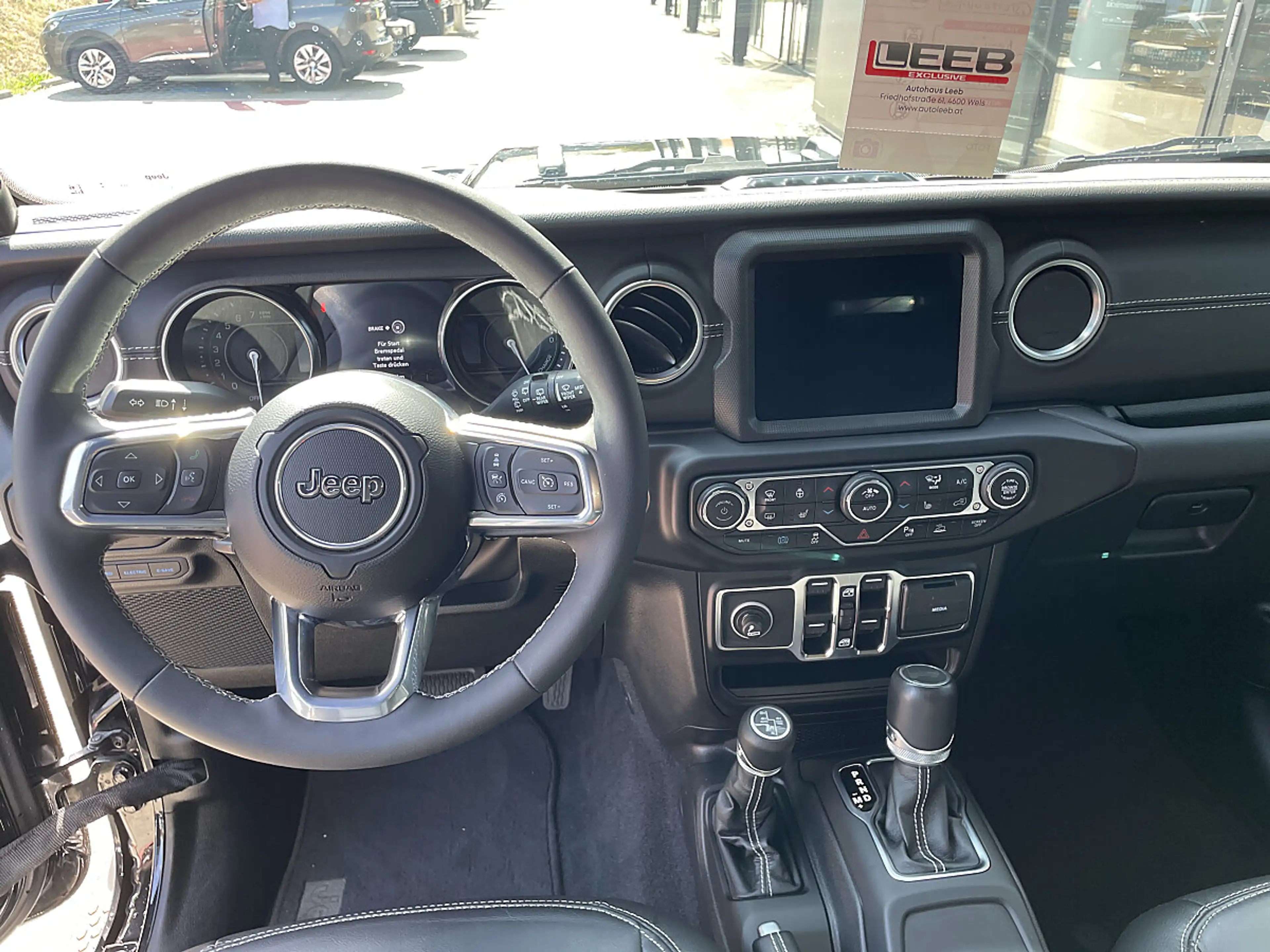 Jeep Wrangler Sahara 2.0 PHEV 380 PS AT 4xe — photo 8