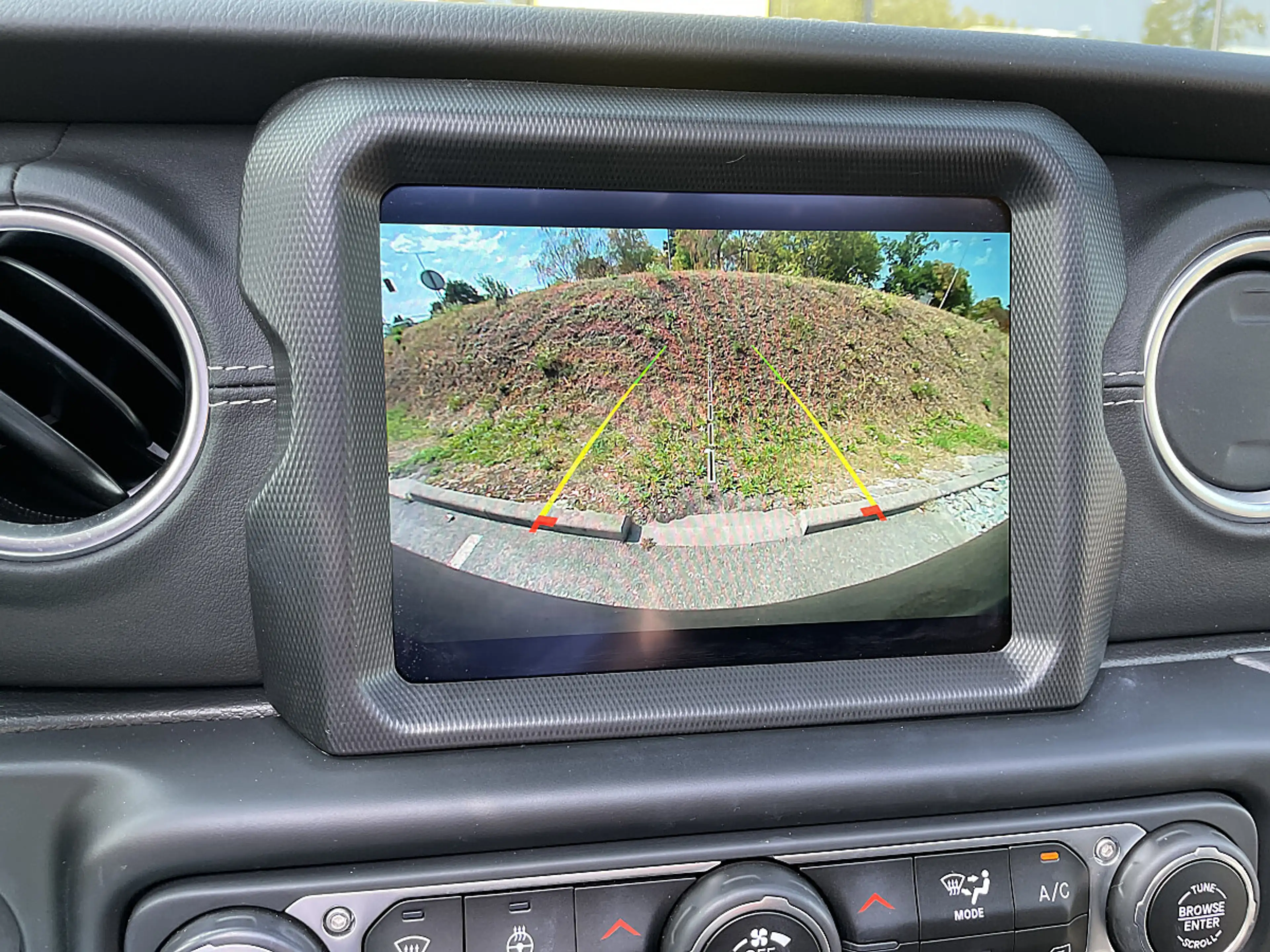 Jeep Wrangler Sahara 2.0 PHEV 380 PS AT 4xe — photo 13