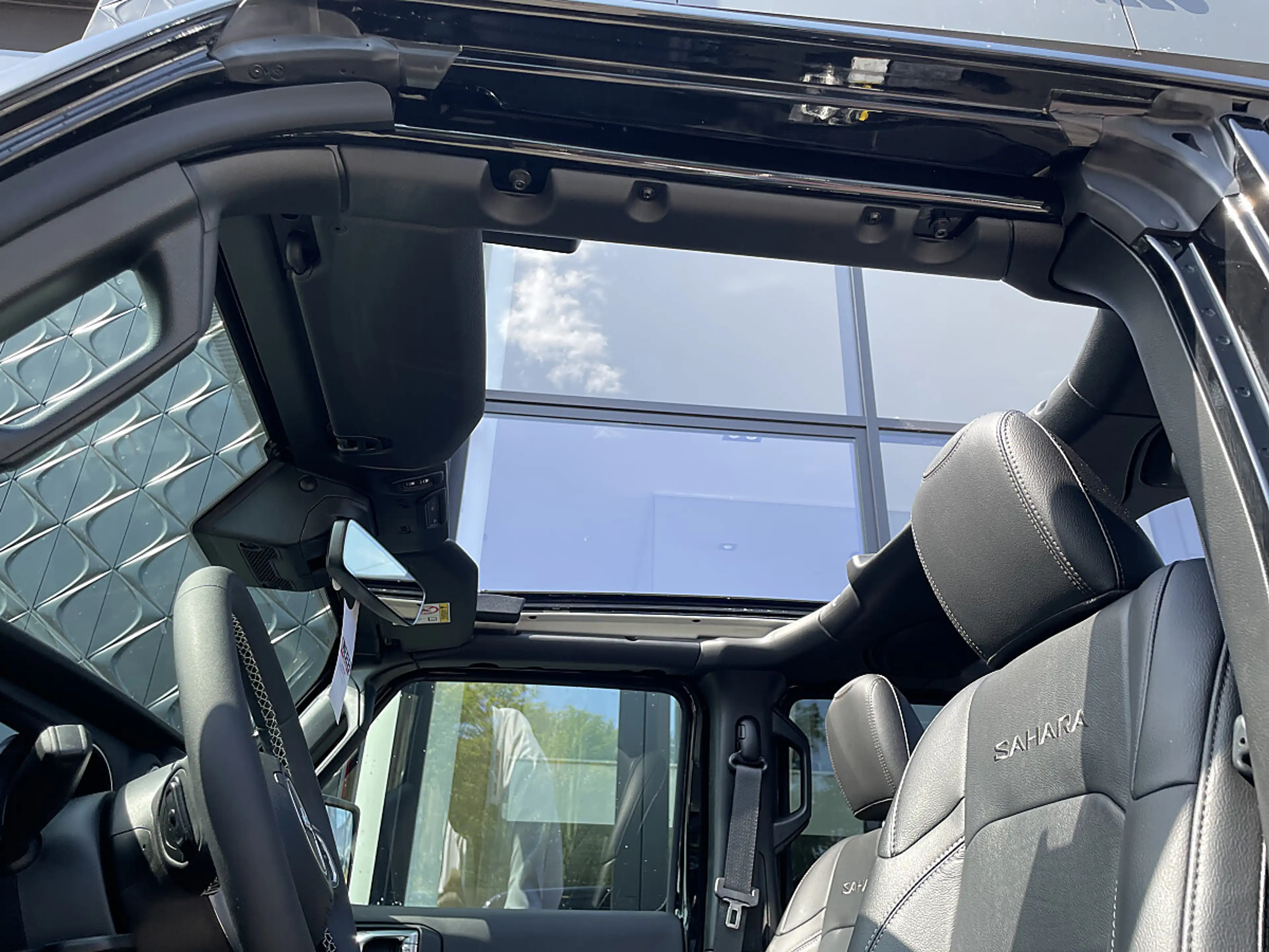 Jeep Wrangler Sahara 2.0 PHEV 380 PS AT 4xe — photo 12