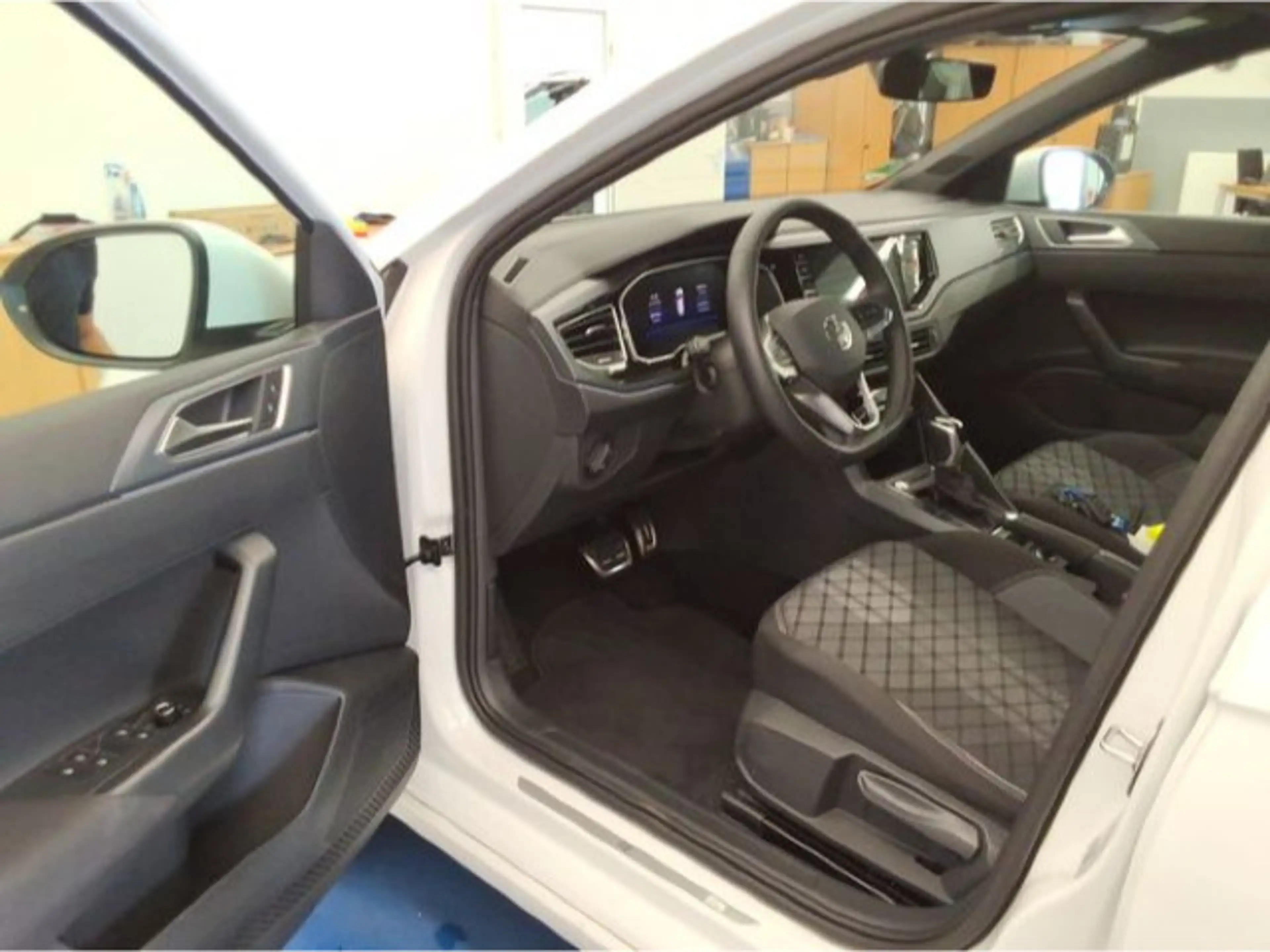 Volkswagen Taigo R-LINE 1.0 TSI DSG AHK IQ-LED NAVPRO KAM — photo 5