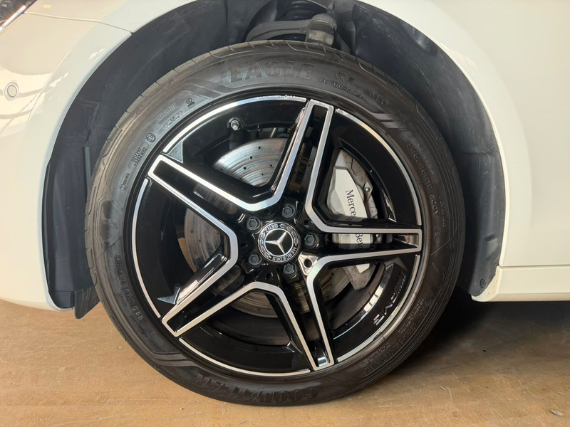 Mercedes-Benz E 300 de 4Matic AMG/AHK/1.HAND/CAM/BURM/AMBI/WIDE — photo 12