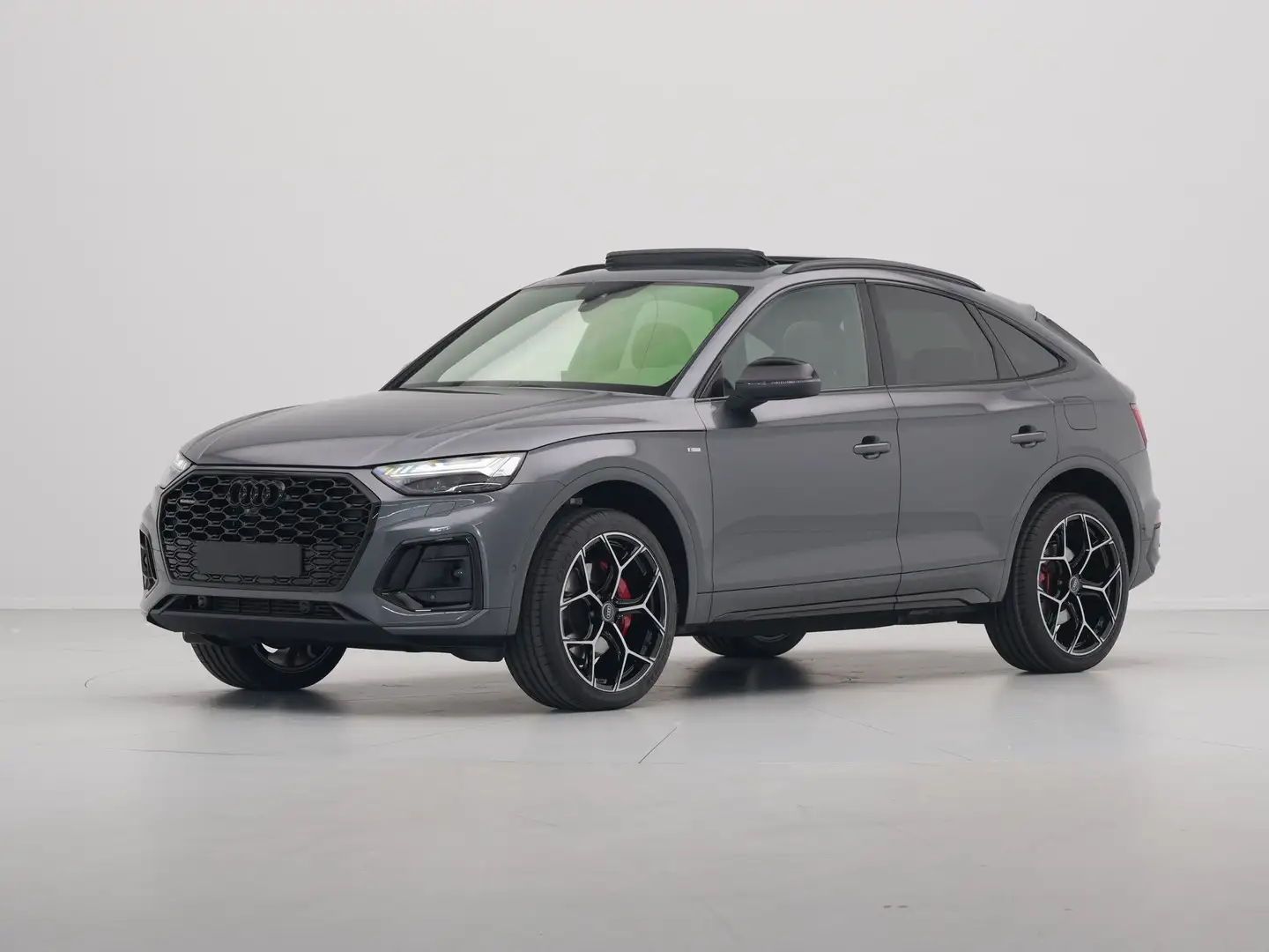 Audi Q5 Sportback 55 TFSI e 367pk S edition Competition Pa Grijs - 2