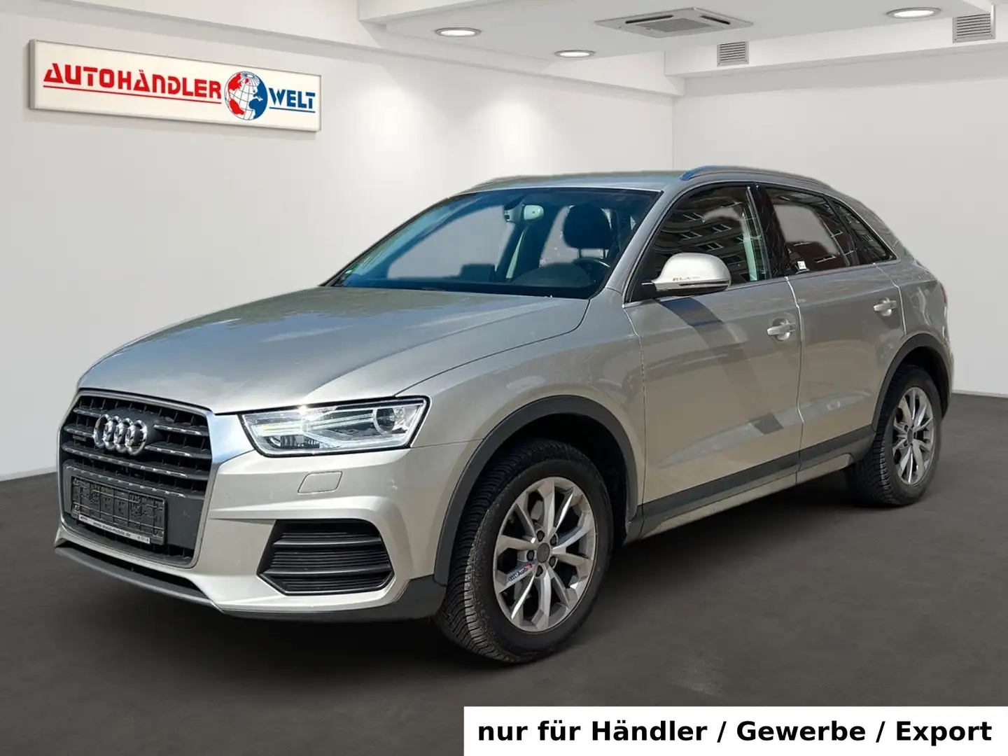 Audi Q3 2.0 TFSI quattro Automatik AAC Xenon Navi SHZ Silber - 1