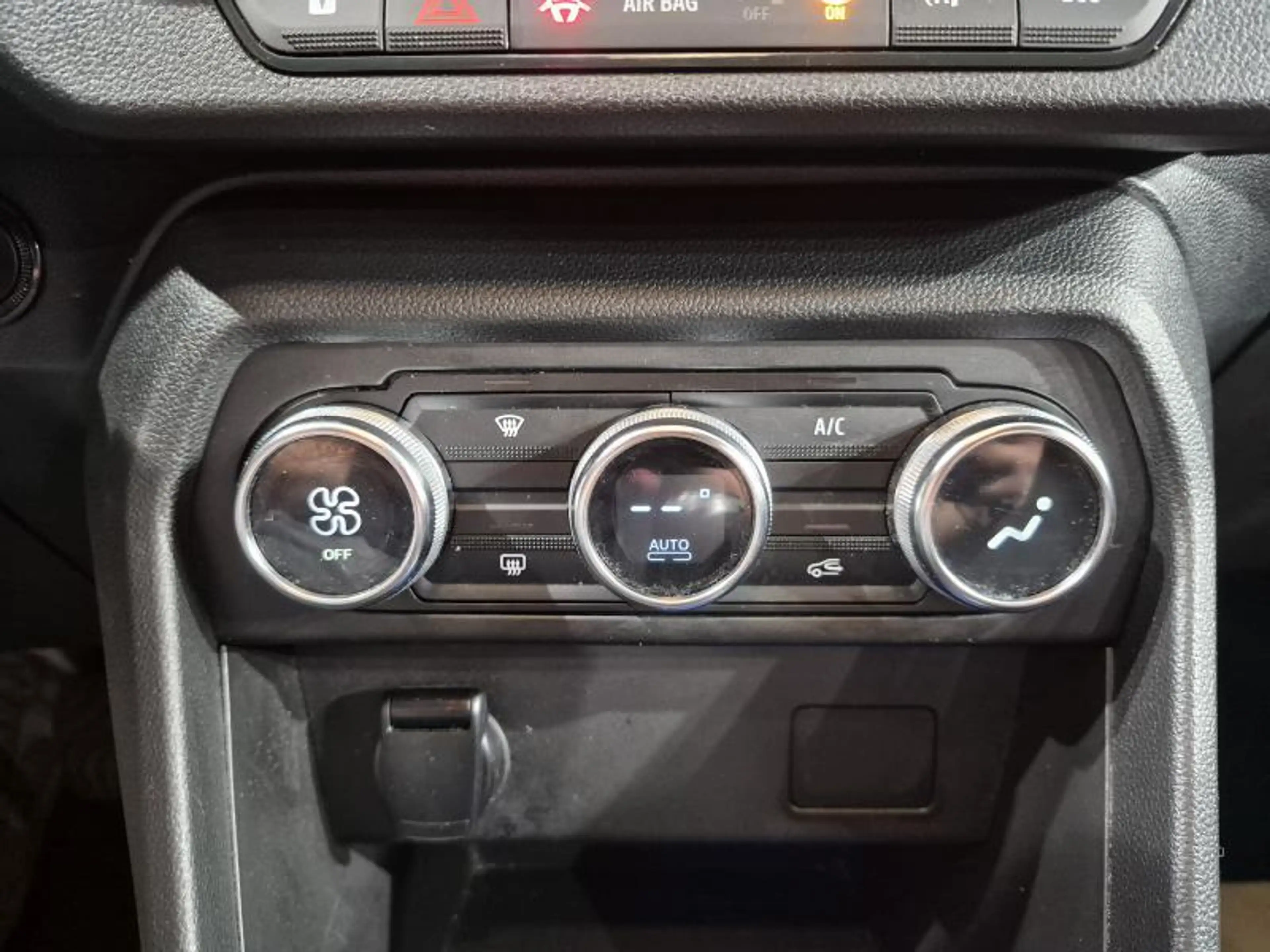 Dacia Jogger Extreme — photo 10