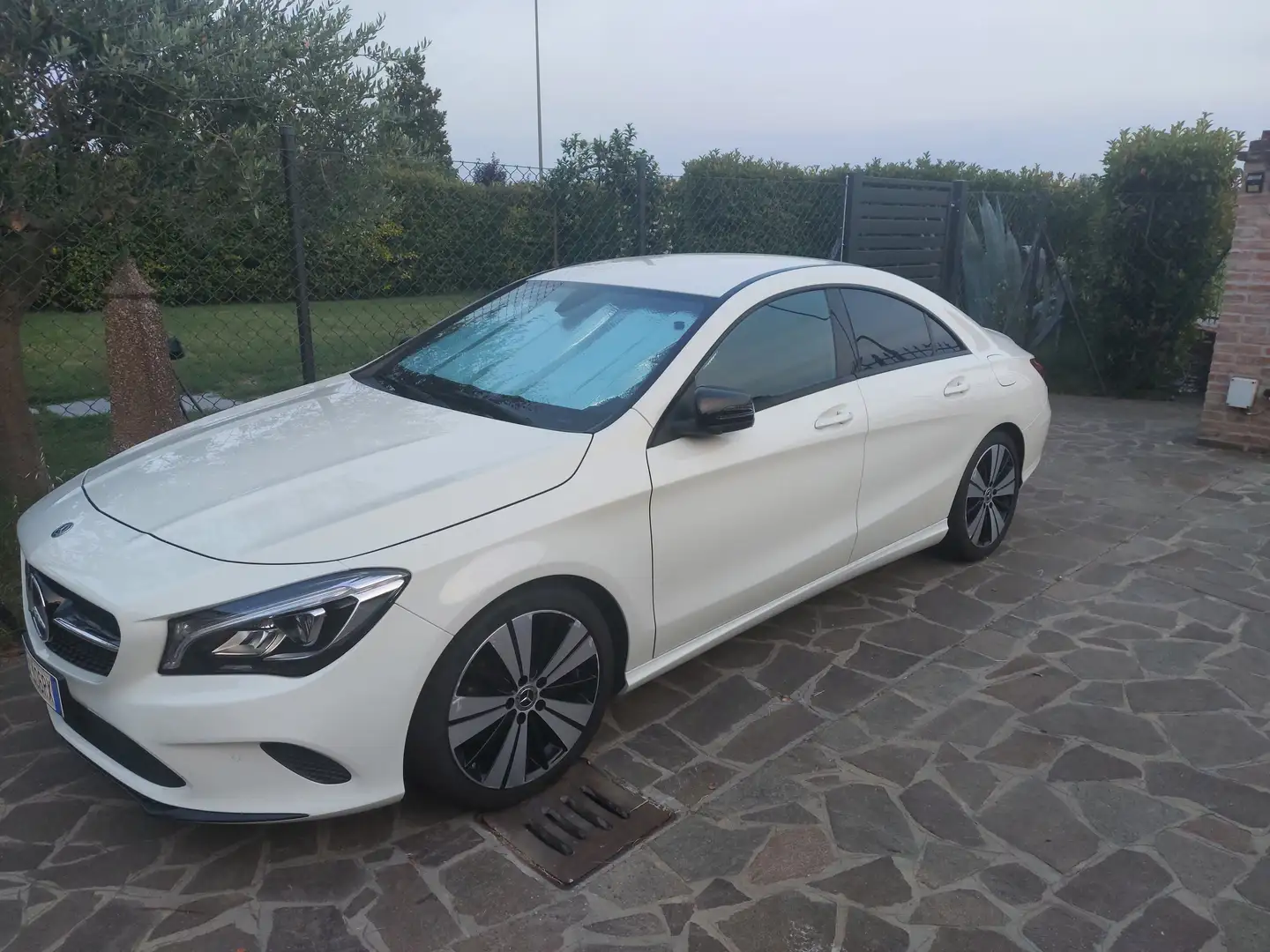 Mercedes-Benz CLA 200 Automatic  Sport Bianco - 2