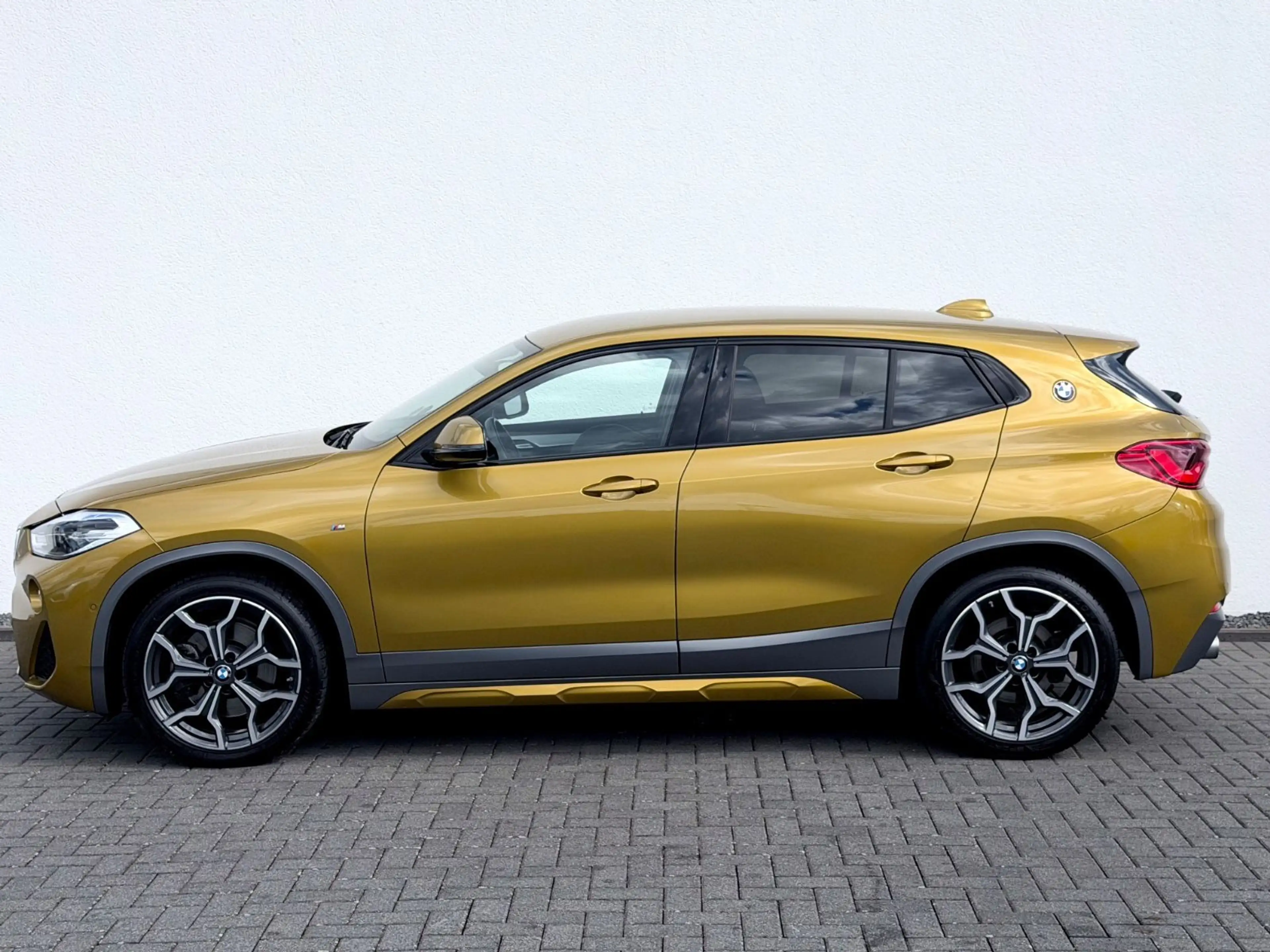 BMW X2 xDrive 20d M Sport Paket X /NAVI/LED/HUD/CAM/ — photo 8