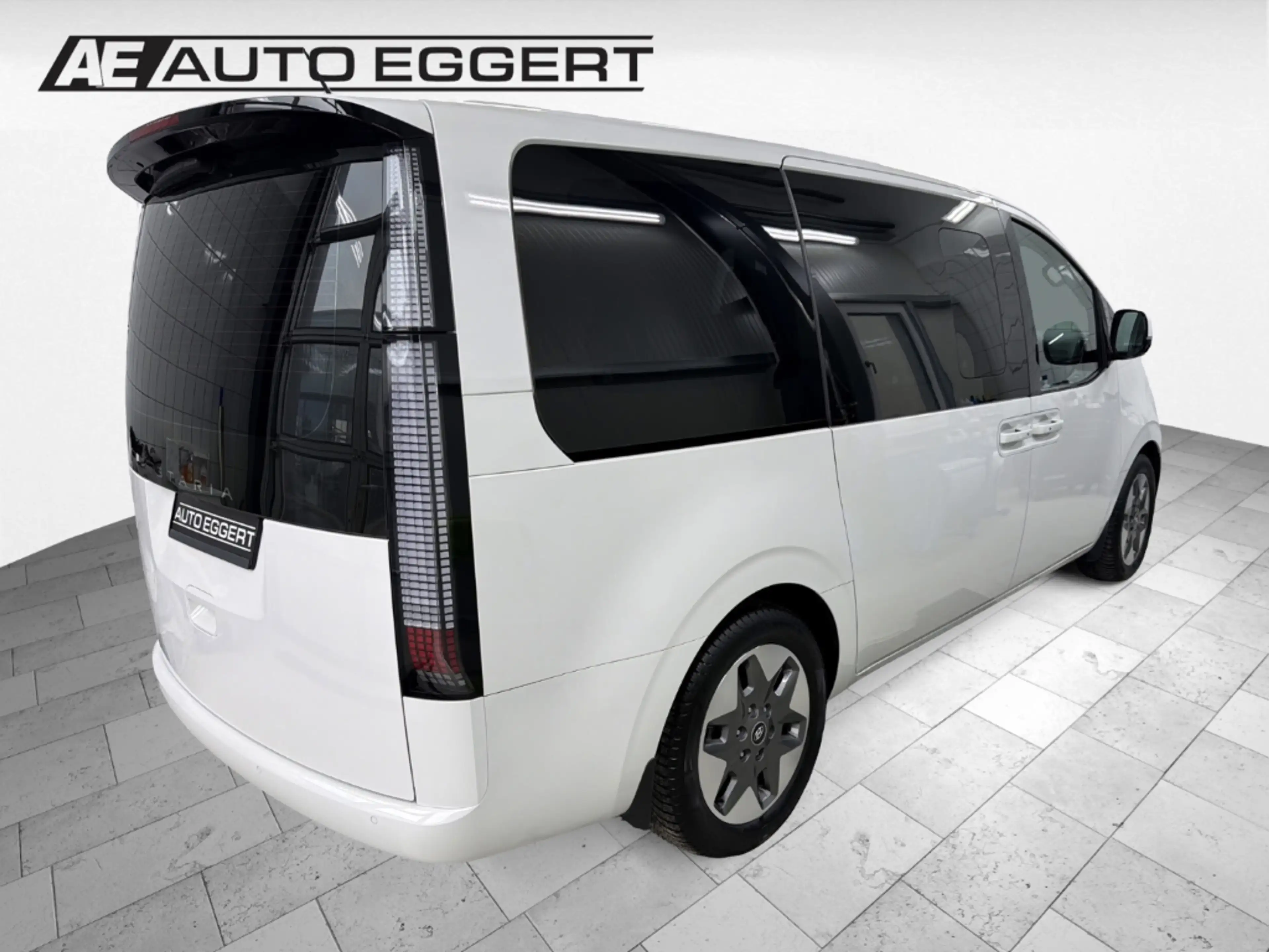 Hyundai STARIA Prime EU6d DPF 9-Sitzer (MJ23) 2.2 CRDi 8 A T 2WD — photo 4