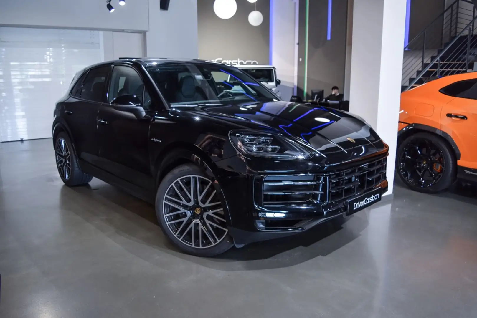 Porsche Cayenne E-Hybrid Aut. Černá - 2