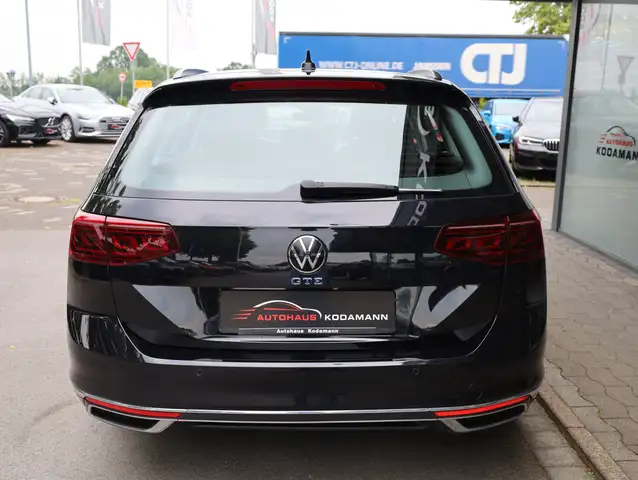 Volkswagen Passat view 9