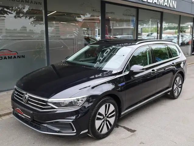 Volkswagen Passat view 5