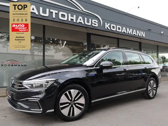 2023 Volkswagen Passat in Black for sale