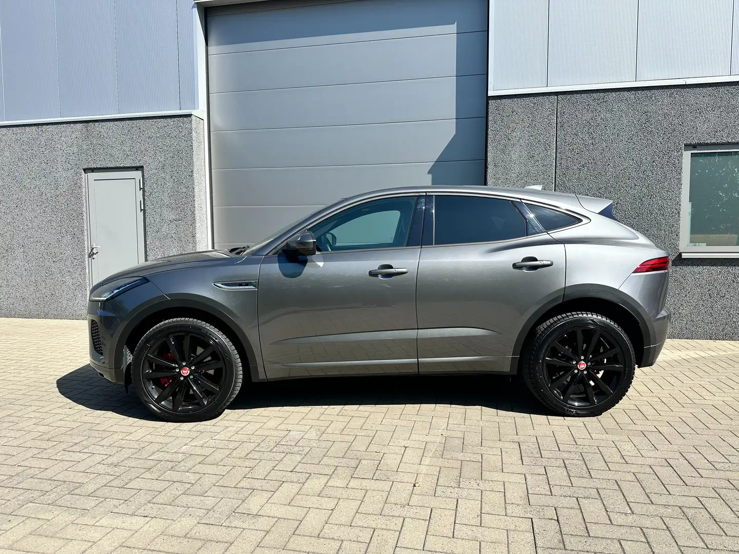 Jaguar E-Pace 2.0 T AWD R-Dynamic HSE (EU6.2) Grijs - 2