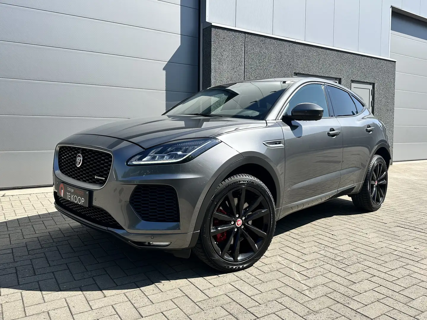 Jaguar E-Pace 2.0 T AWD R-Dynamic HSE (EU6.2) Grijs - 1