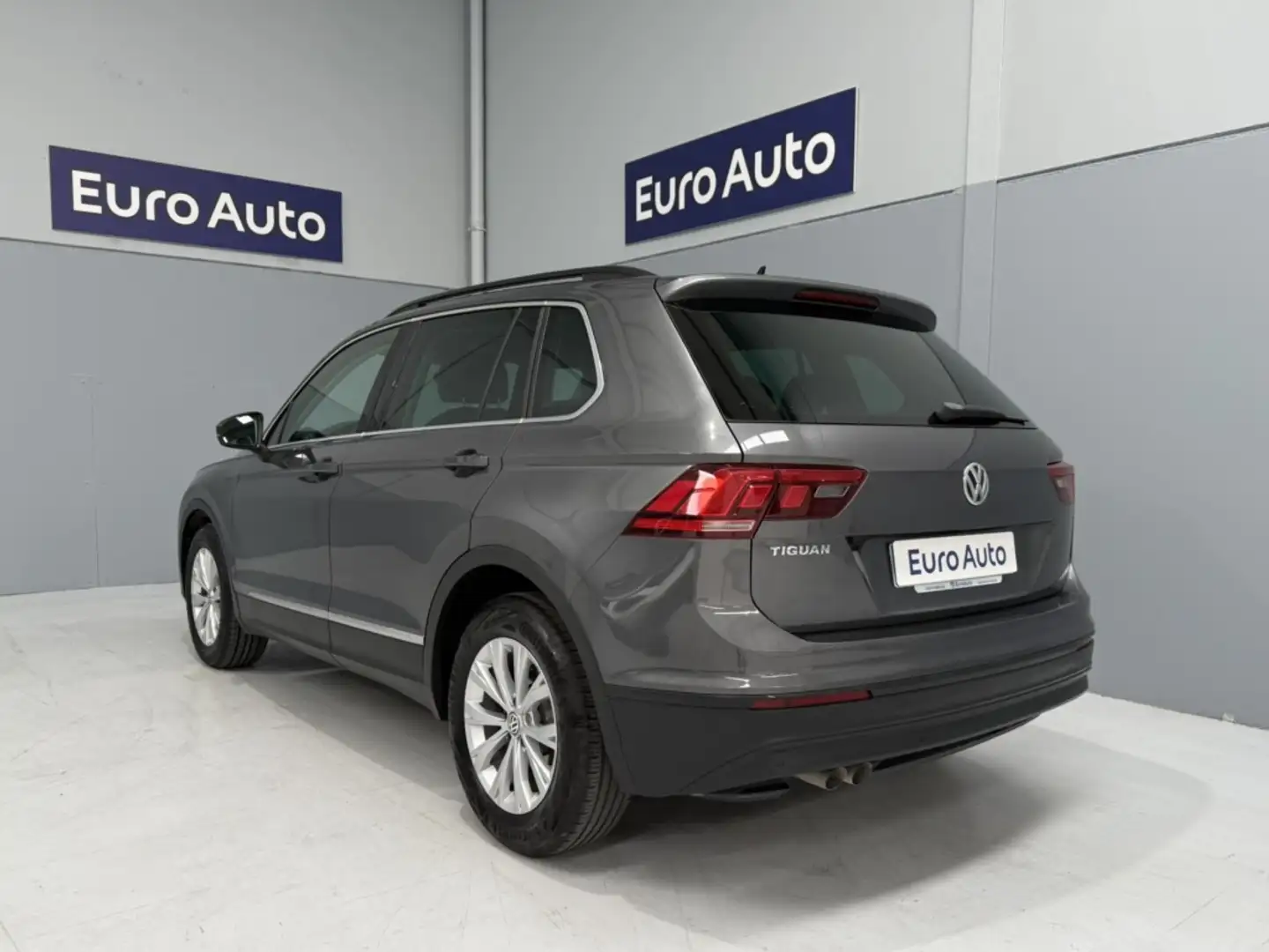 Volkswagen Tiguan 2.0TDI Advance 110kW Gris - 2