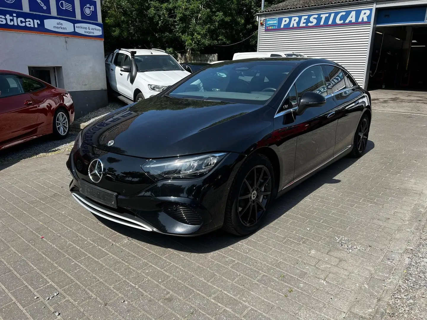 Mercedes-Benz EQE 300 Business Line 245PK Noir - 1