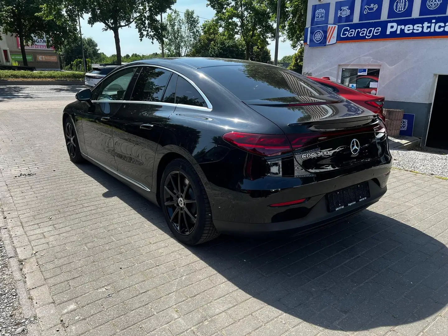 Mercedes-Benz EQE 300 Business Line 245PK Noir - 2