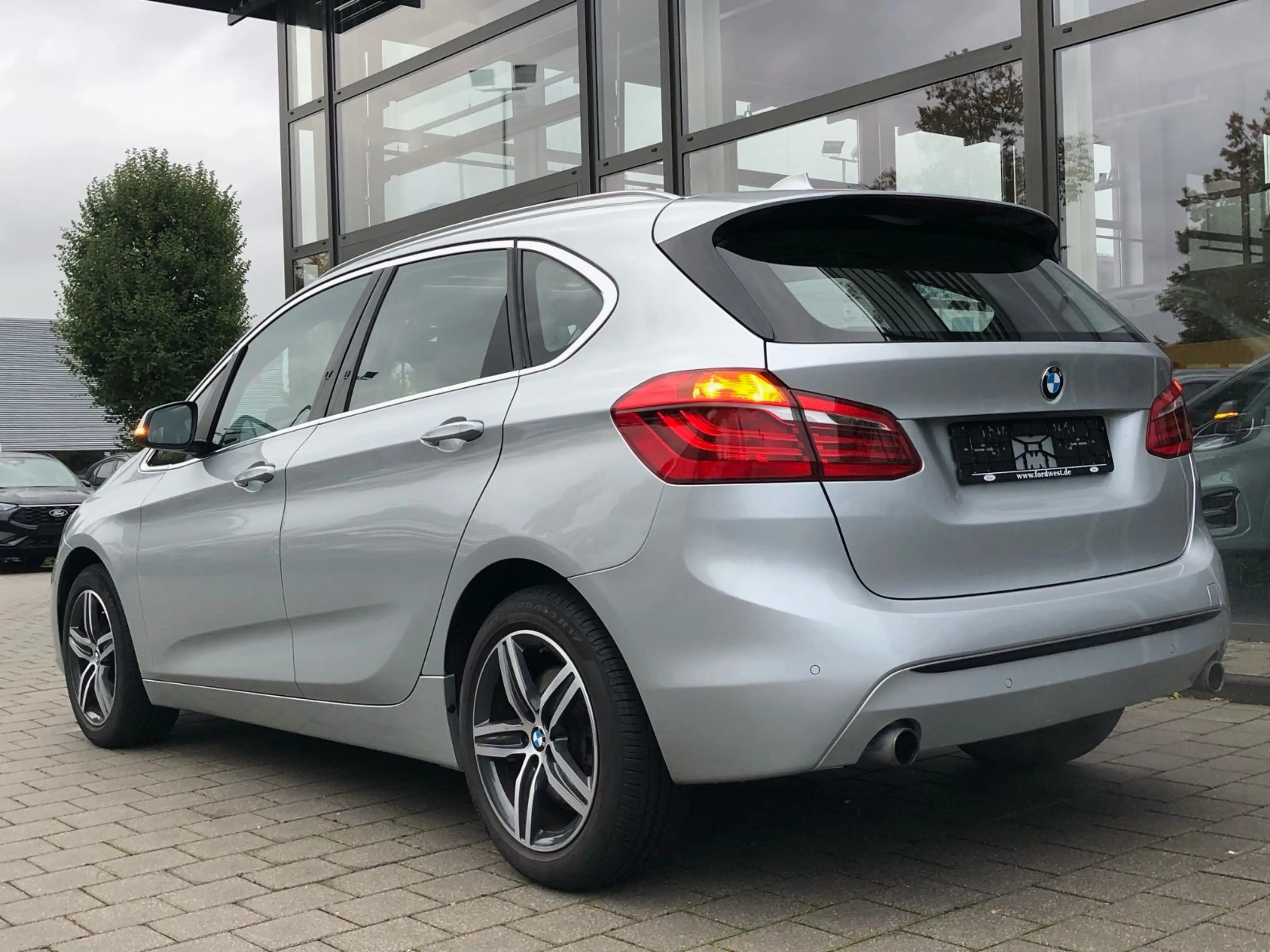 BMW 225 244 BMW Active Tourer 225i Automatik Sport Line — photo 8