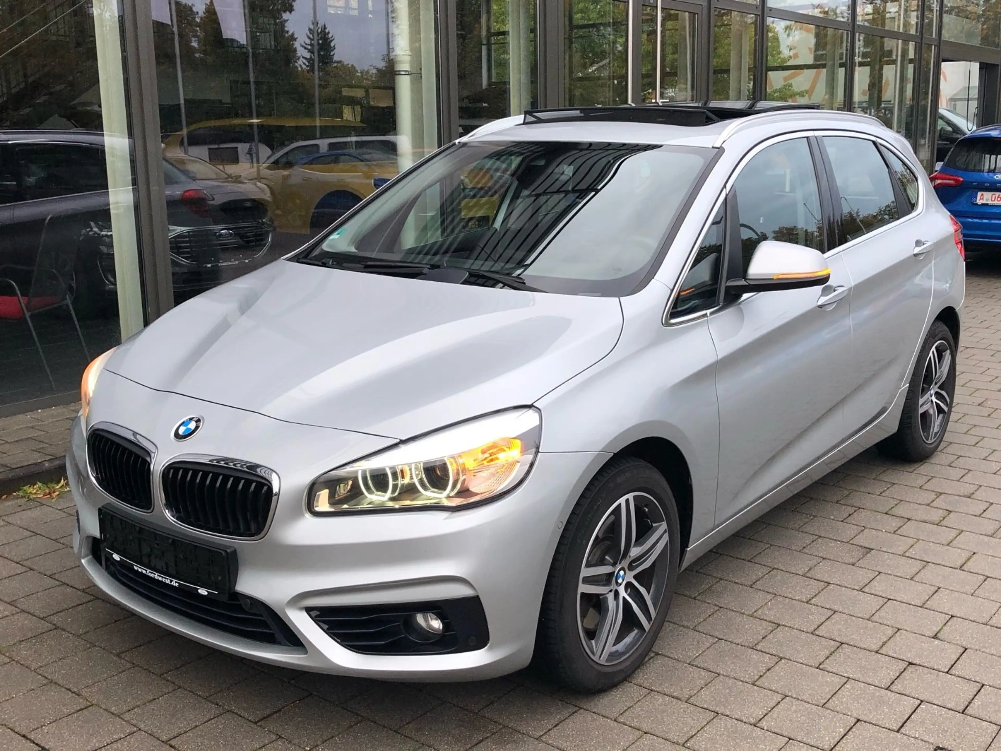 BMW 225 244 BMW Active Tourer 225i Automatik Sport Line — photo 2