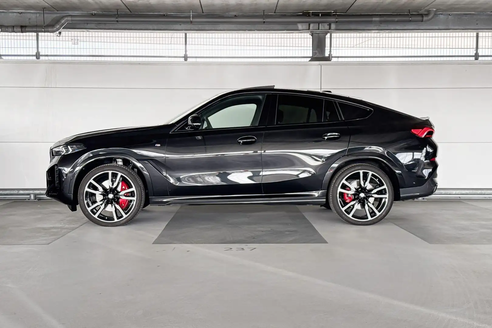 BMW X6 xDrive40i Zwart - 2