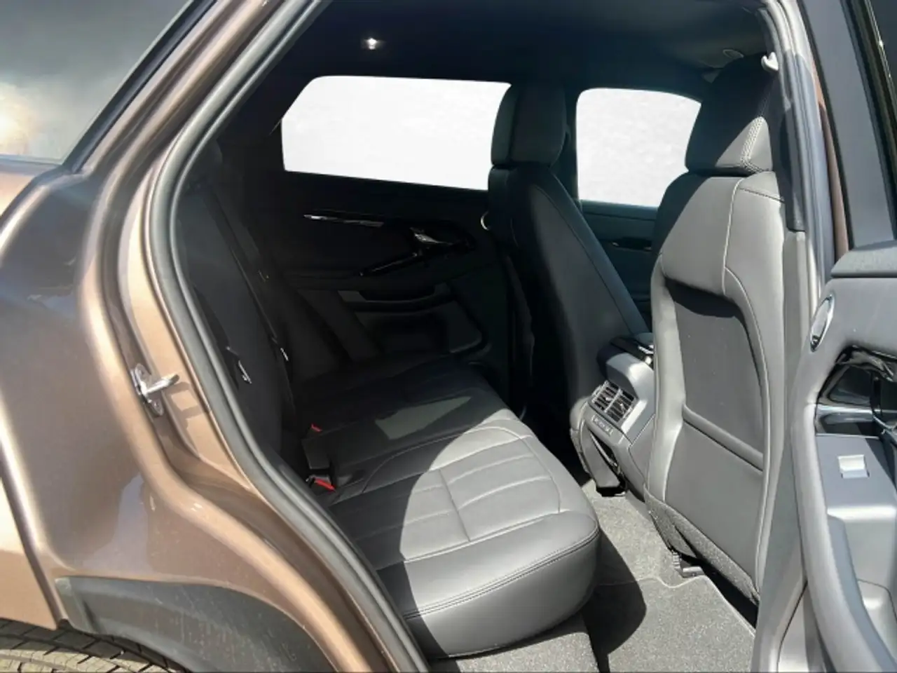 Land Rover Range Rover Evoque 2026 — фото 15
