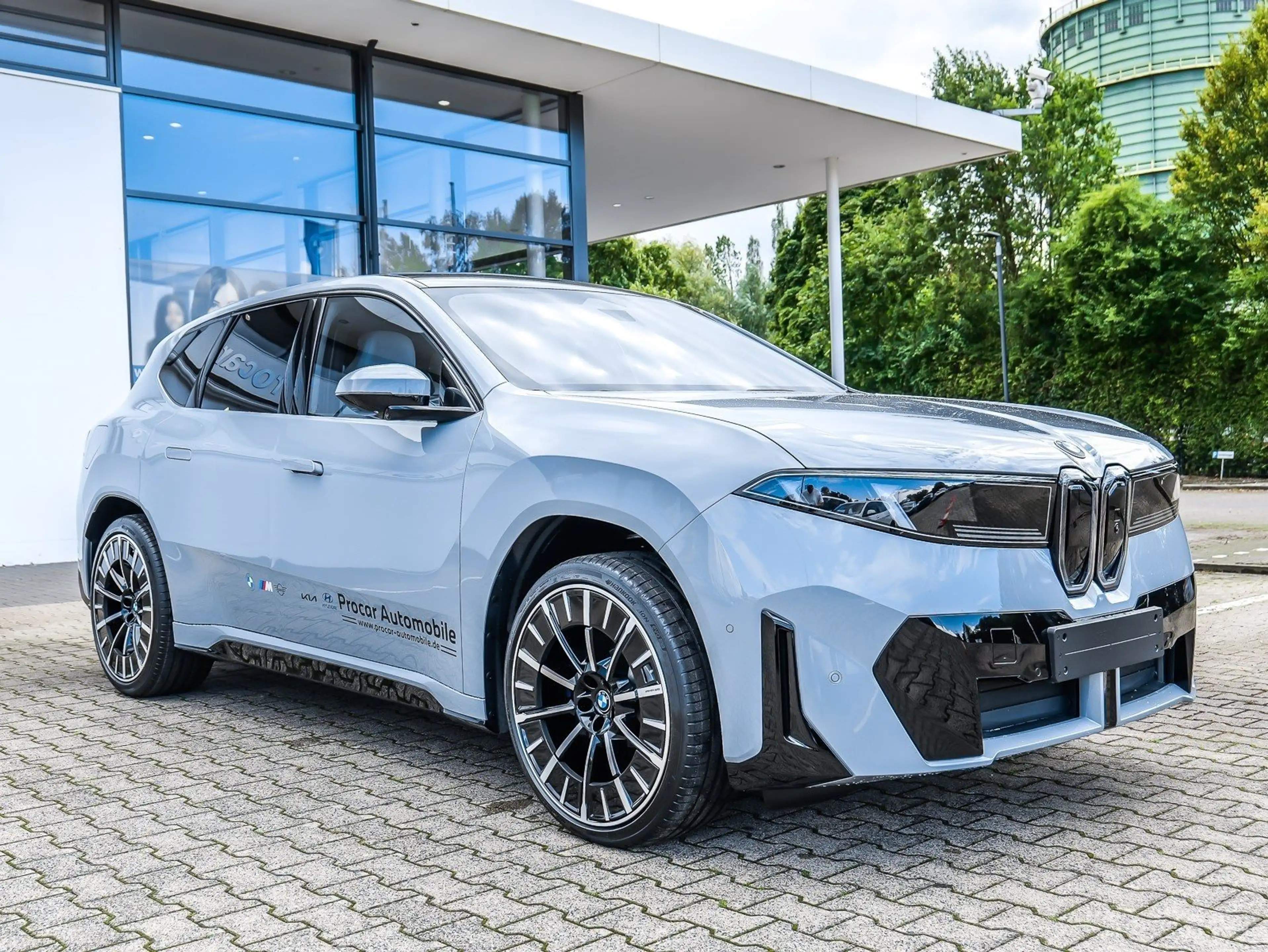 BMW iX3 40 M Sport Pro 22" 3D-HuD 360° AHK Panoramadach — photo 6