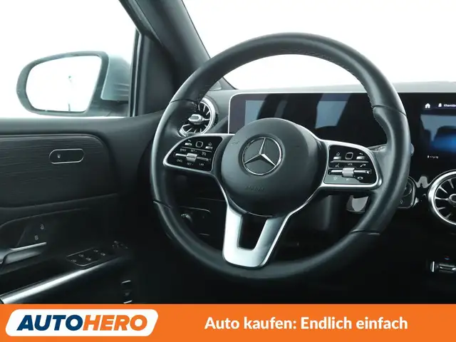 Mercedes-Benz B Class view 11