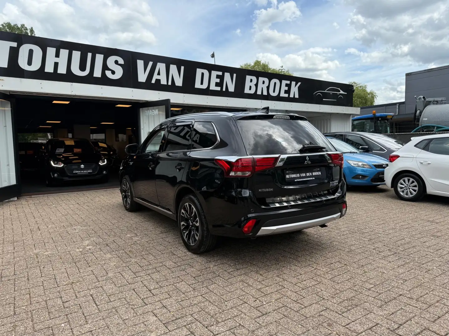 Mitsubishi Outlander 2.0 PHEV 4X4 instyle|Bi Xenon|Pano|Acc|Navi|Leer|3 Negro - 2