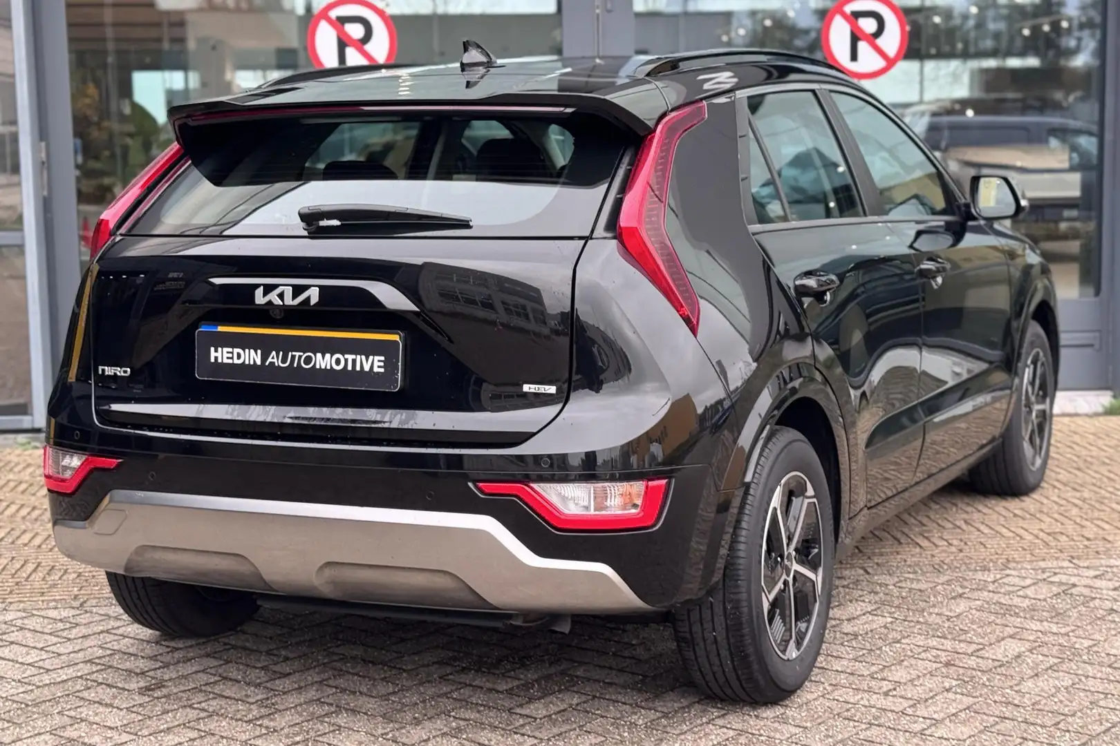 Kia Niro 1.6 GDi Hybrid DynamicLine | Navigatie | Adapt. Cr Zwart - 2