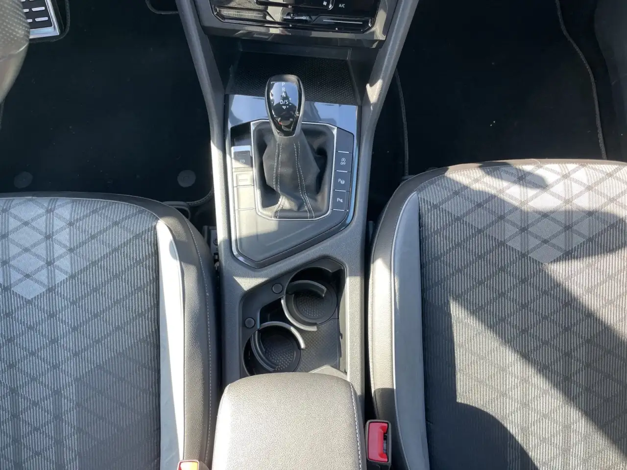 Volkswagen Tiguan 1.5 TSI DSG R-Line LED-Matrix AHK Navi Klima Navi 12