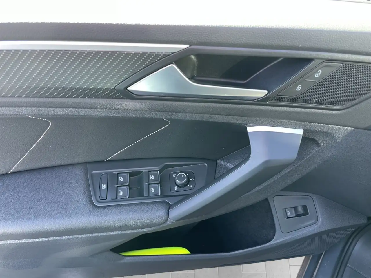 Volkswagen Tiguan 1.5 TSI DSG R-Line LED-Matrix AHK Navi Klima Navi 9