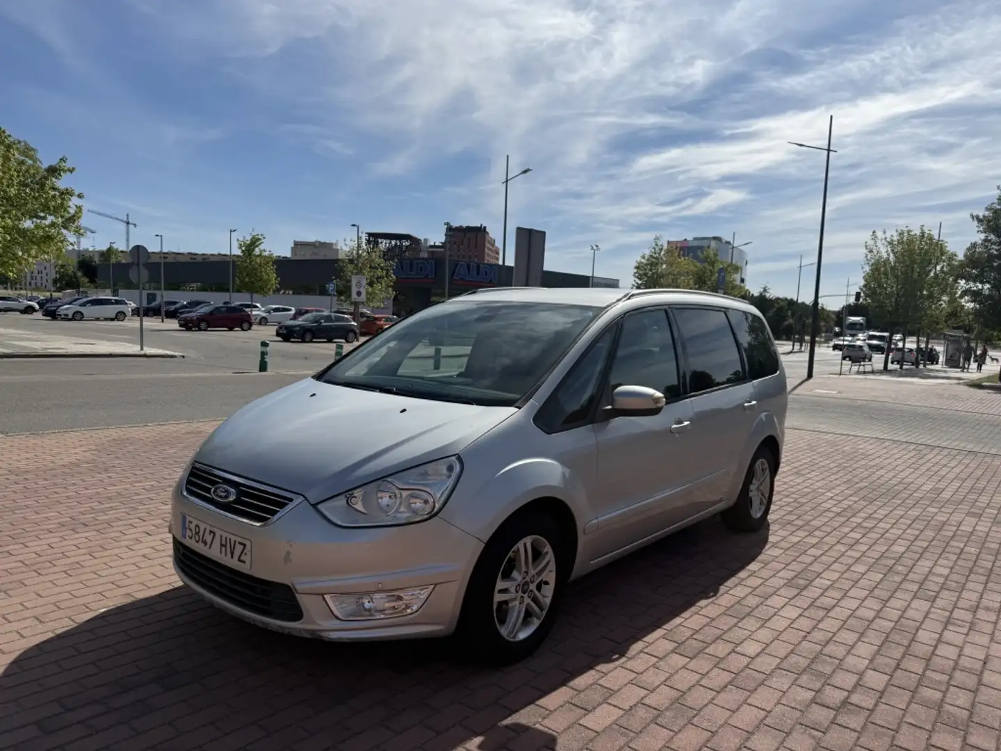 Ford Galaxy 2.0TDCI Trend 150 Gris - 2