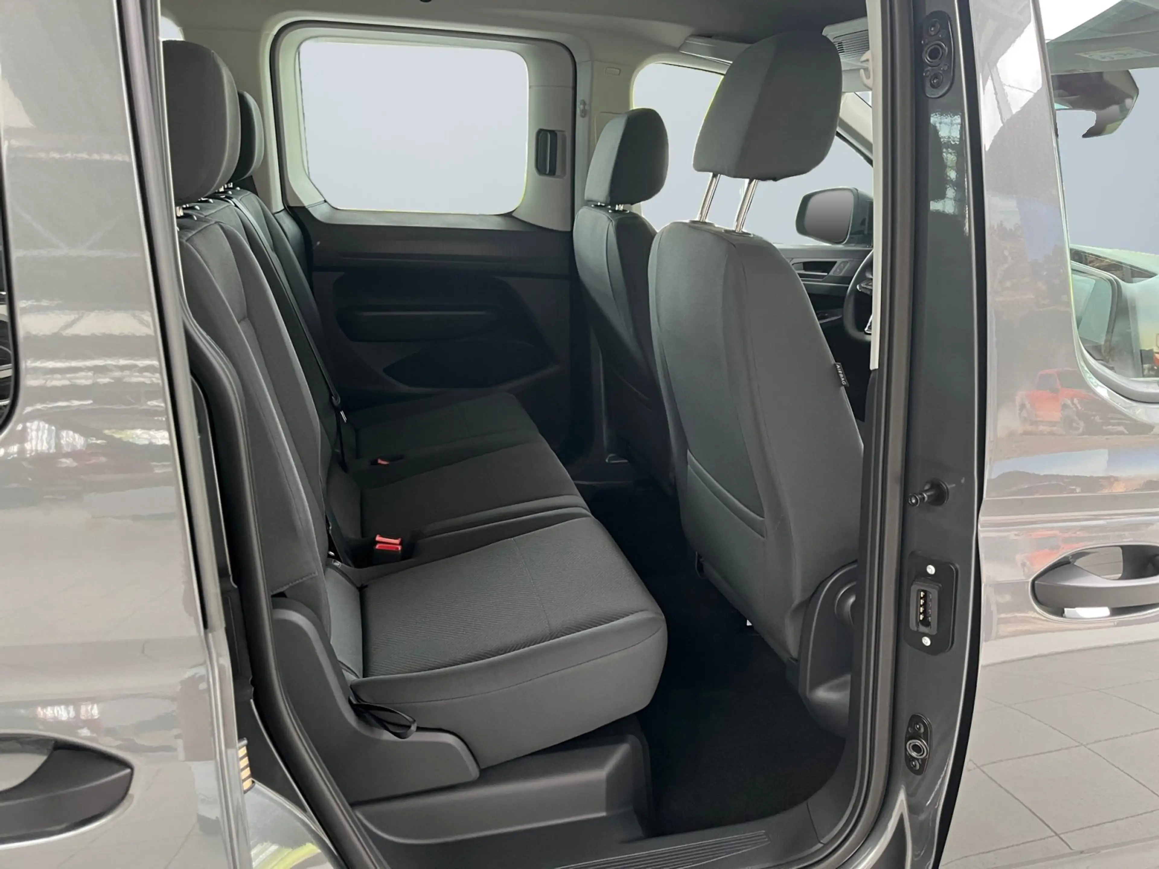 Ford Tourneo Connect 2.0 EcoBlue Tempomat — photo 11