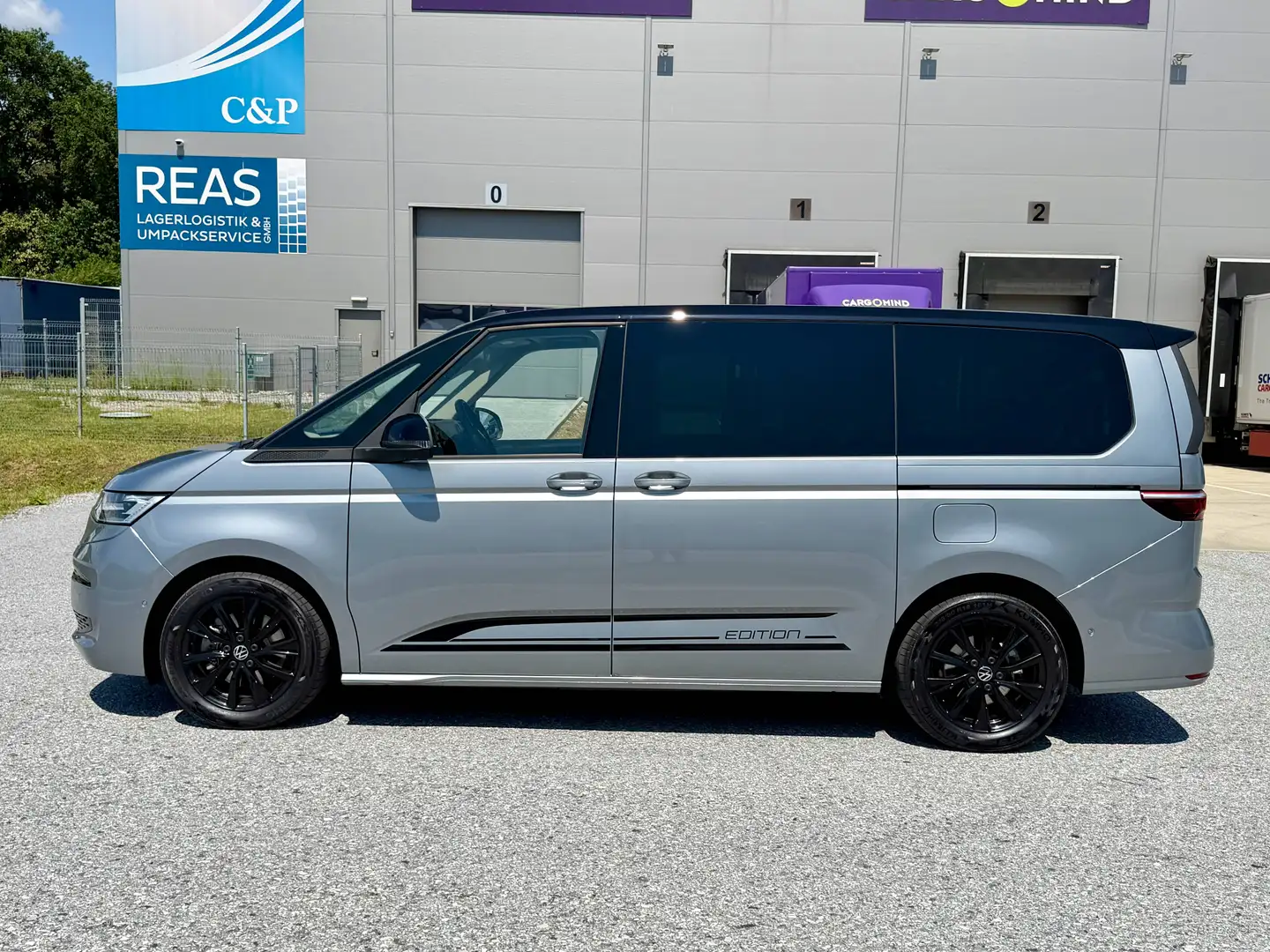 Volkswagen T7 Multivan Multivan ÜH 2,0 TDI Edition DSG Silber - 1