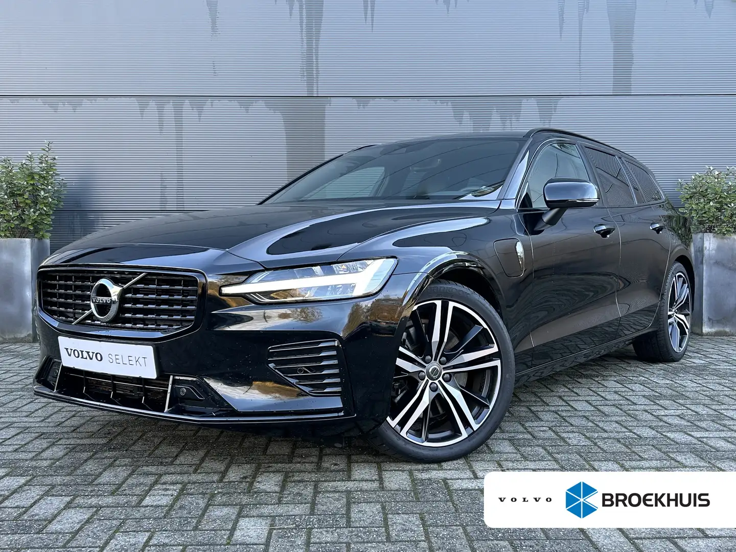 Volvo V60 2.0 T6 Recharge AWD R-Design | Trekhaak | Pilot As Noir - 1