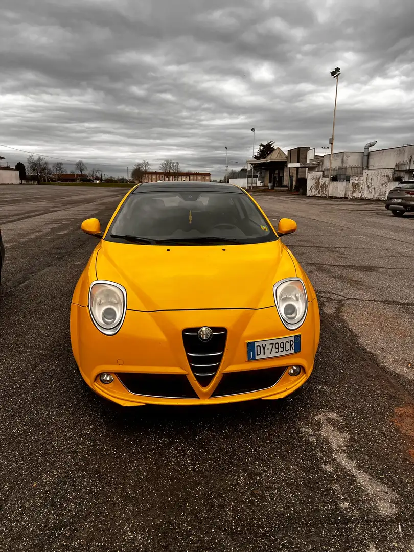 Alfa Romeo MiTo 1.6 jtdm Distinctive sport pack 120cv Giallo - 1