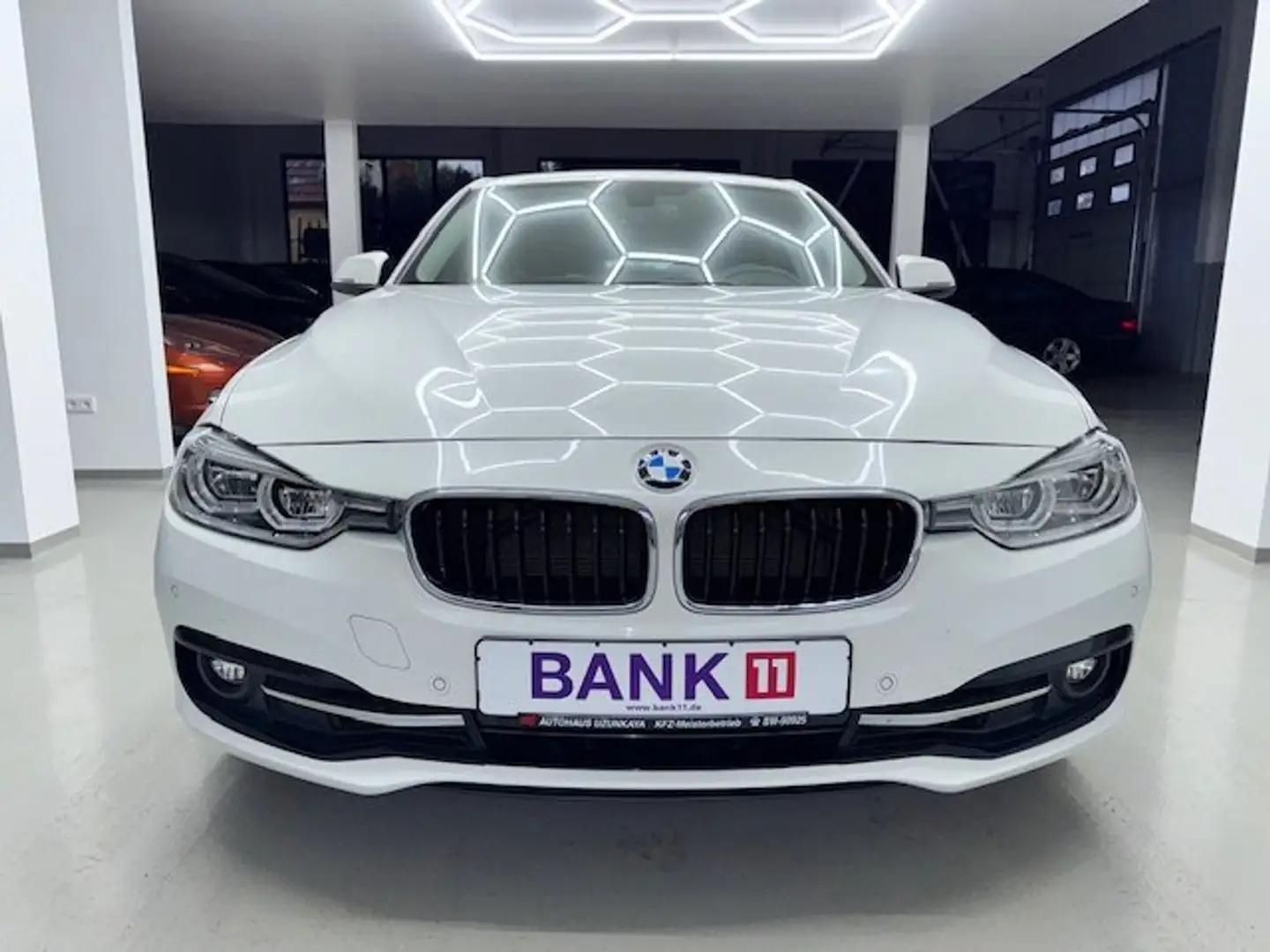 BMW 320 320 i Sport Line Weiß - 2