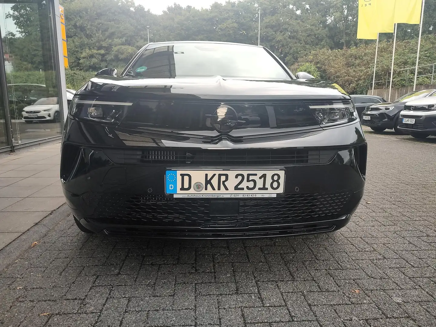 Opel Mokka 1.2 GS Automatik Allwetter Navi Schwarz - 2