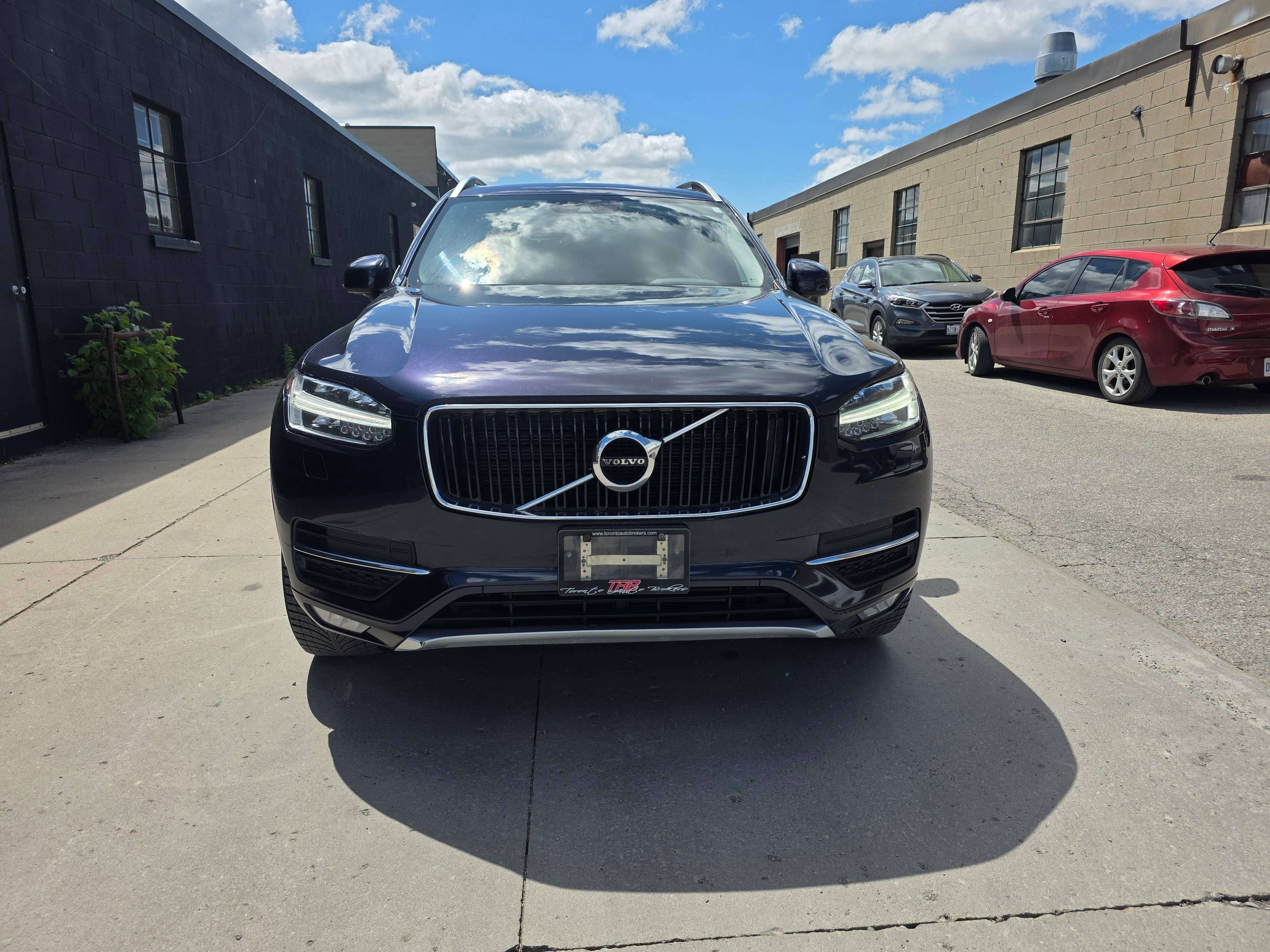 2016 Volvo XC90 T6 Momentum thumb 6
