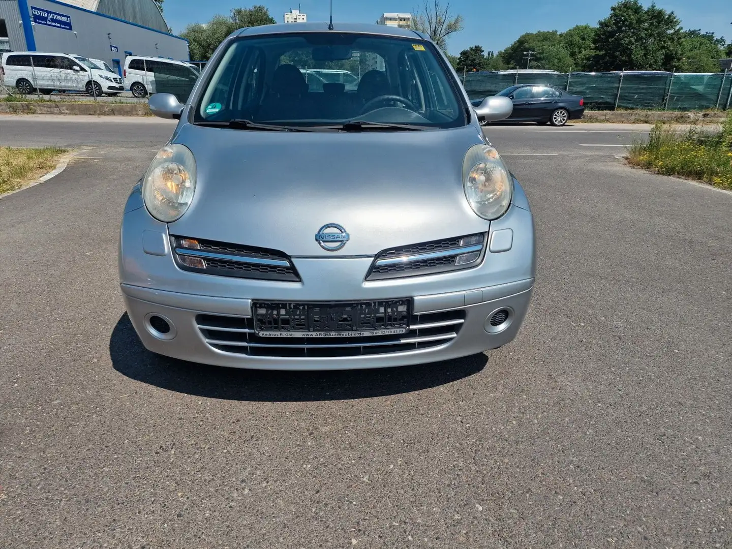 Nissan Micra City Gris - 2
