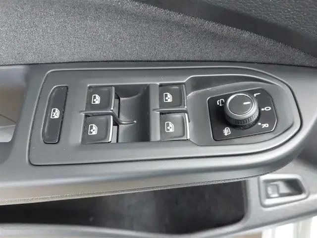Volkswagen Golf view 13