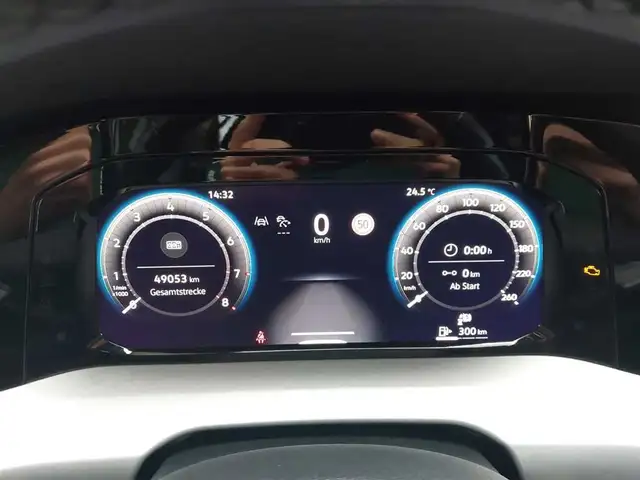 Volkswagen Golf view 10
