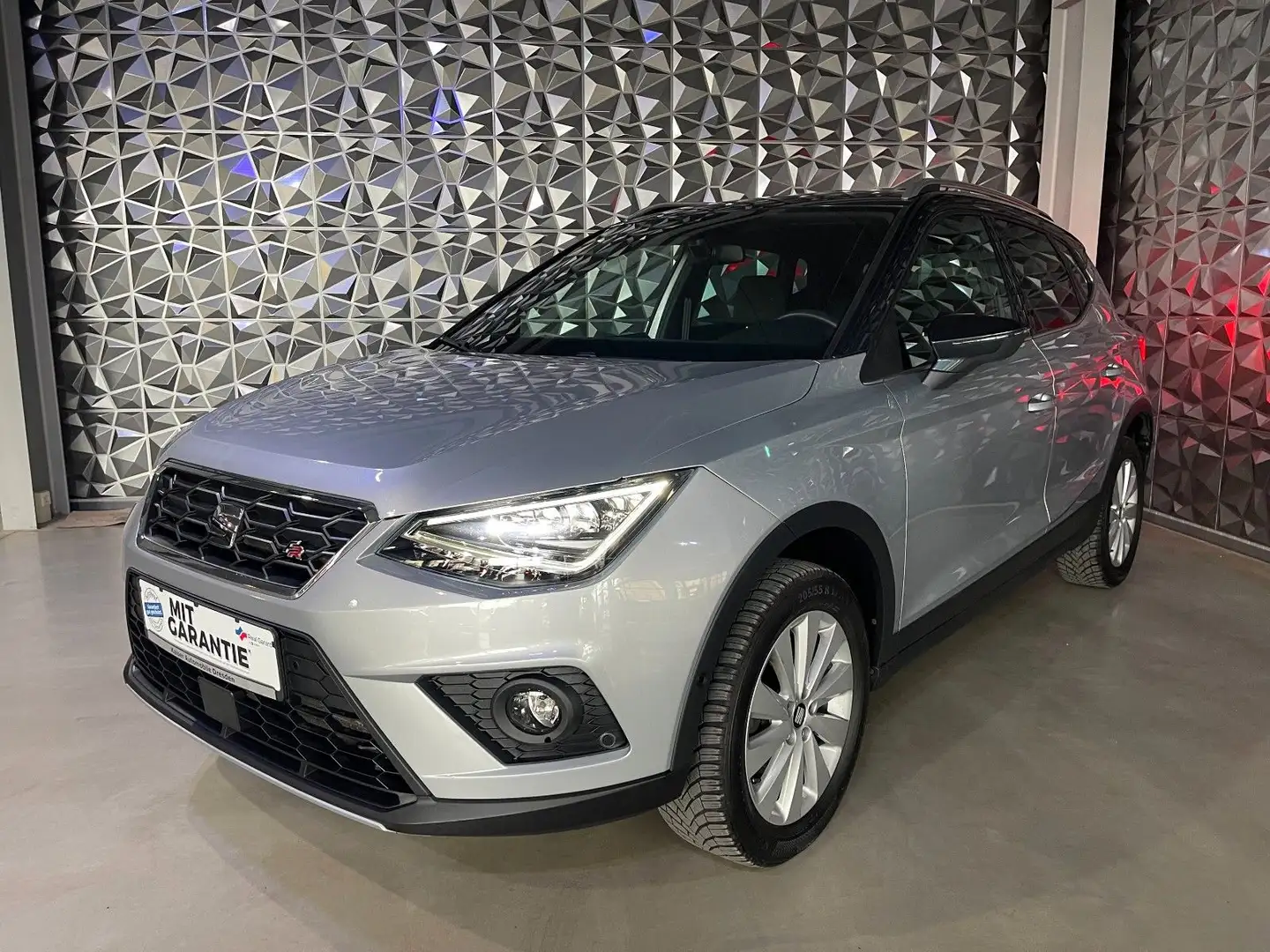 SEAT Arona FR *LED*Autom.*TOP-Zustand*AppleCarplay* Silber - 1