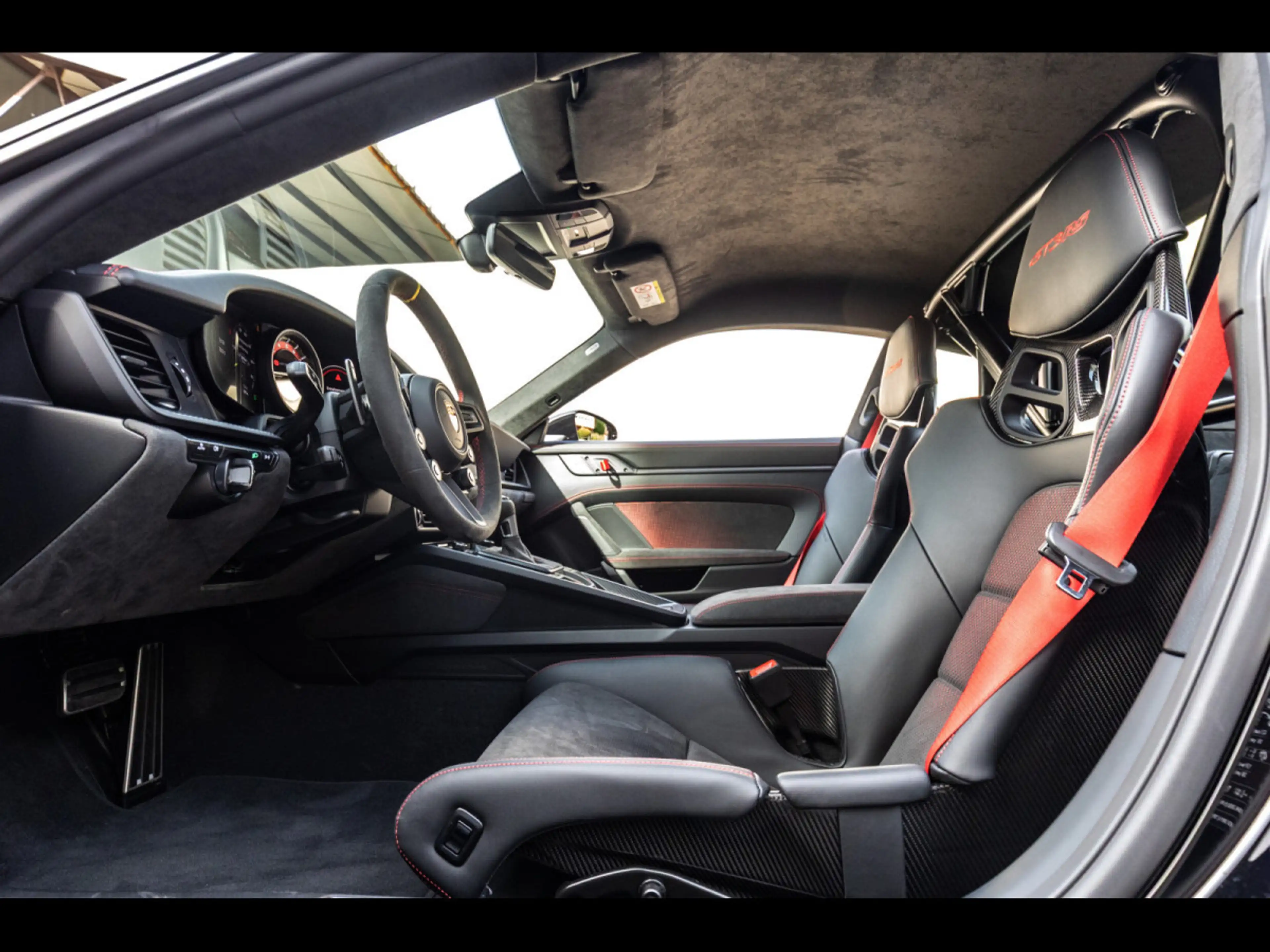 Porsche 911 (992.1) GT3 RS PDK°CLUBSPORT°BOSE°LIFT°KAM — photo 12