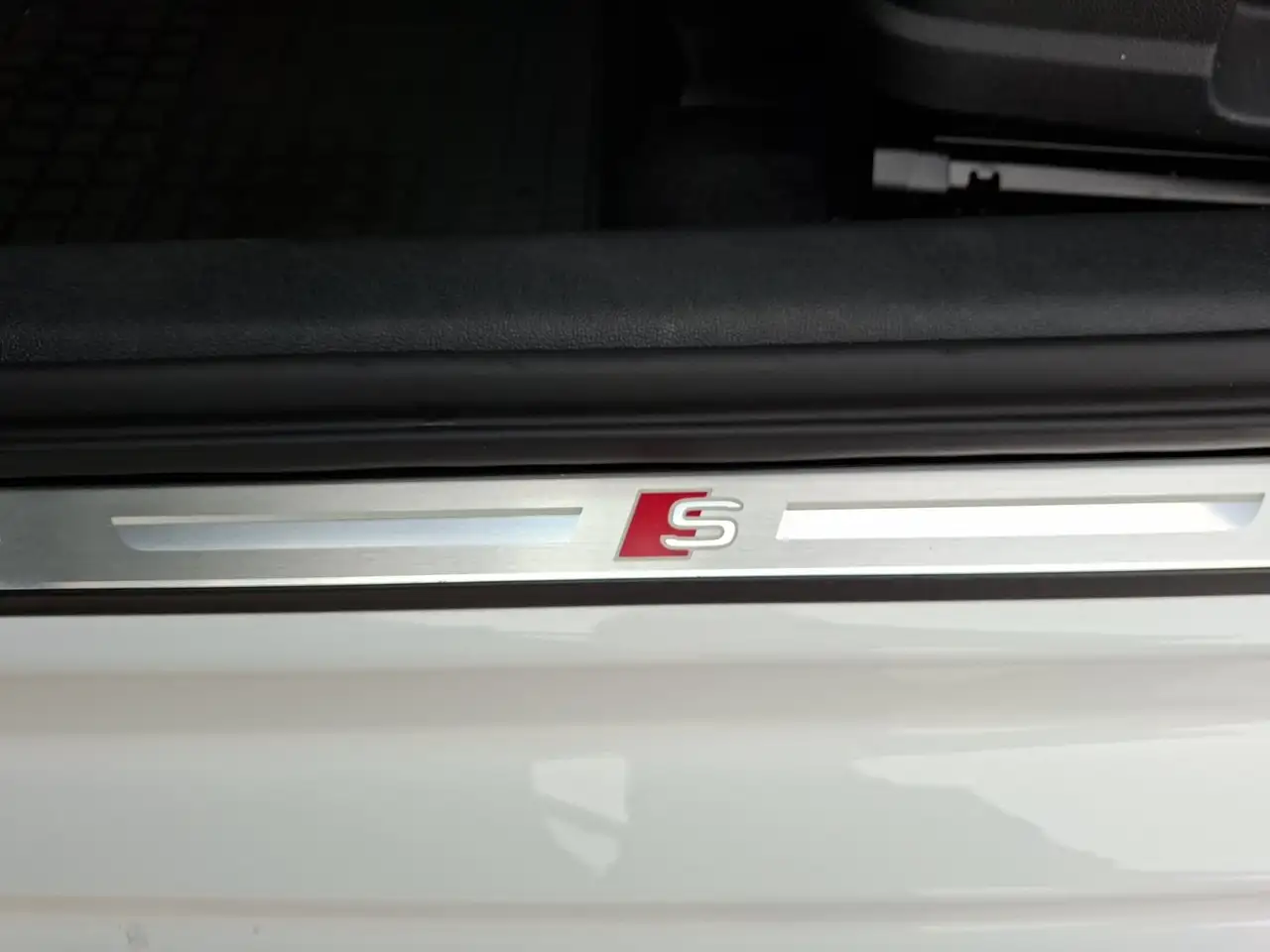 Audi A3 Sportback 30 TFSI basis S-Line AHK RFK ACC 17