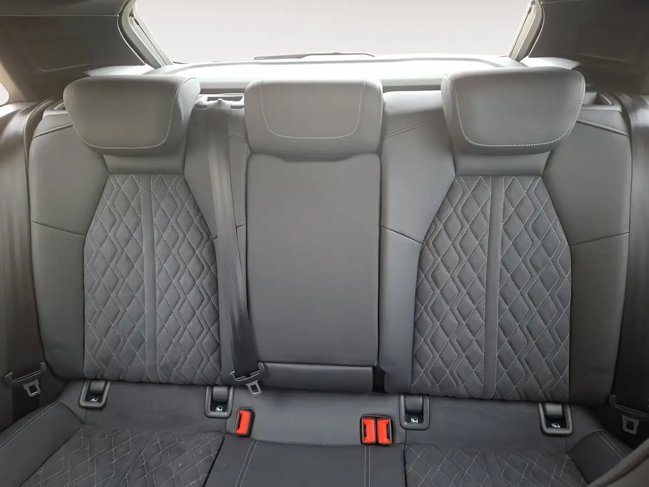 Audi A3 Sportback 30 TFSI basis S-Line AHK RFK ACC 9